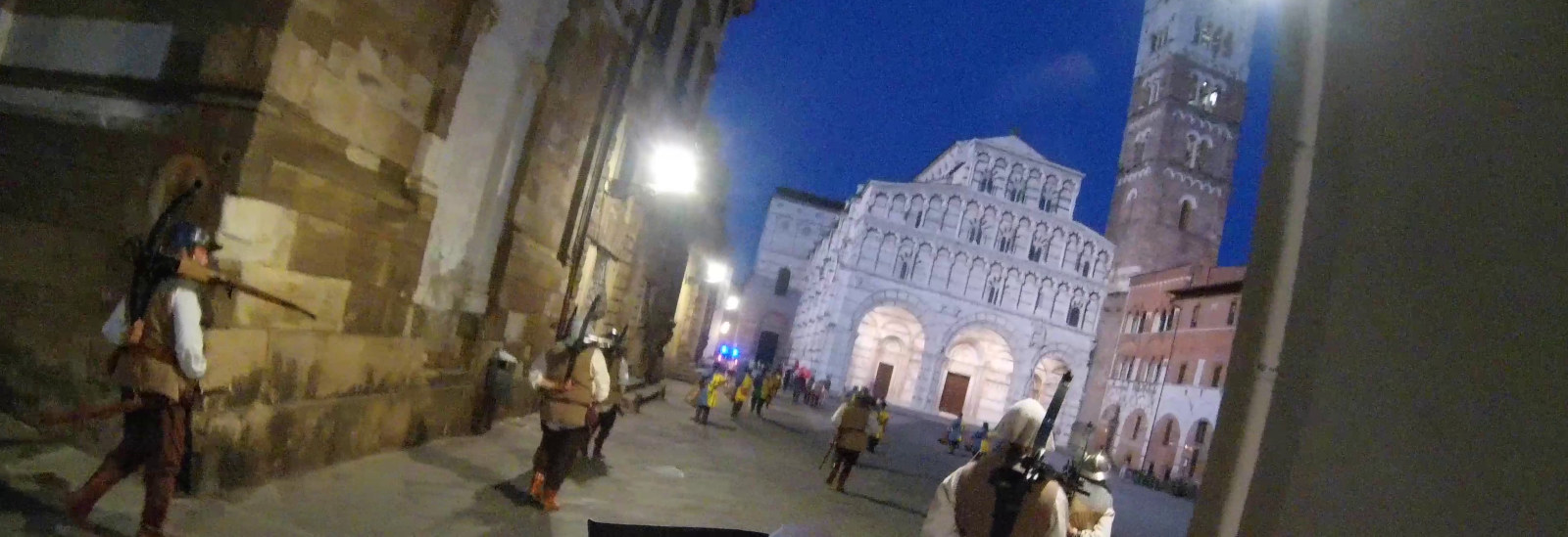 📺 A passeggio per Lucca con i balestrieri di San Paolino